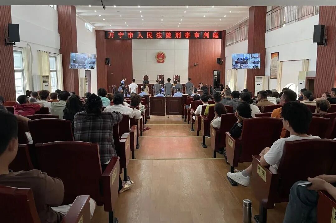 万宁一个赌博团伙被端，7人受审