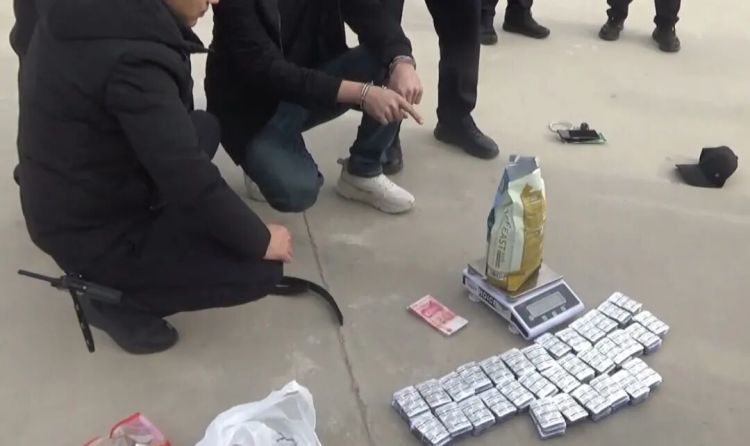 猫粮藏毒！阿克苏警方斩断一跨省运毒通道