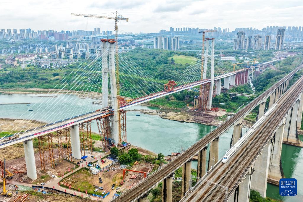 成渝中线高铁全线桥梁全部合龙 成渝中线高铁全线桥梁全部合龙