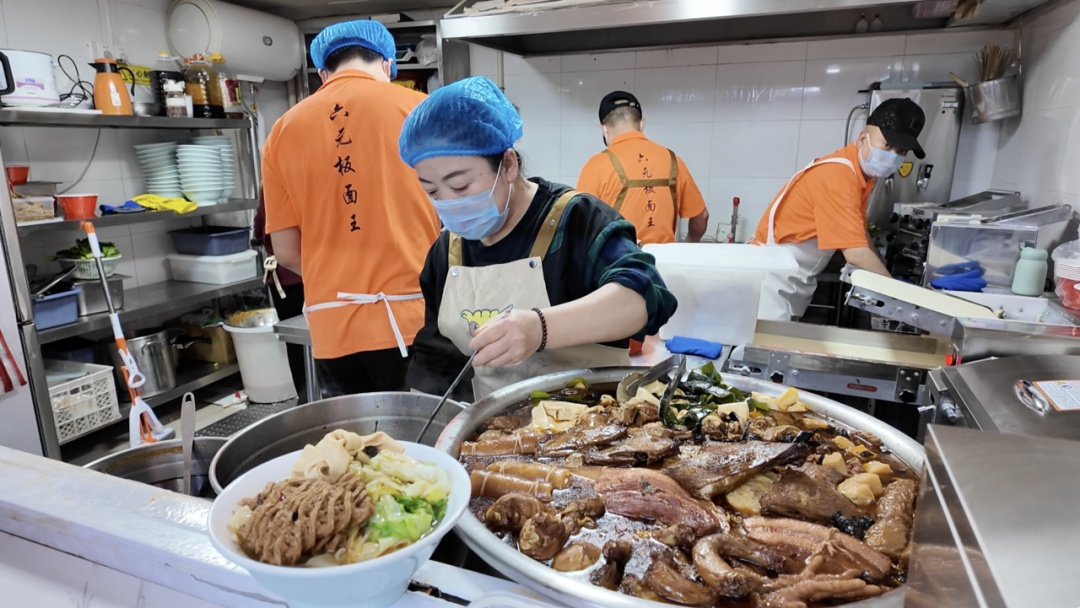 在北京，吃一碗六块钱的面