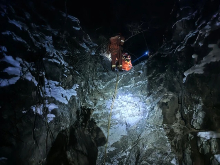 直接向任性“驴友”追偿救援费！野山勿攀