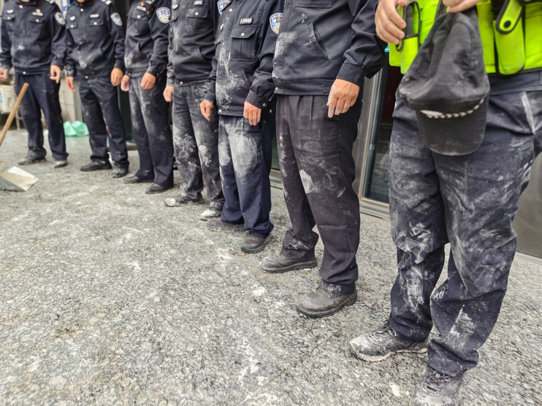 派出所全员“美白” ?这群“粉面”警察被道谢! 派出所全员“美白” ?这群“粉面”警察被道谢!