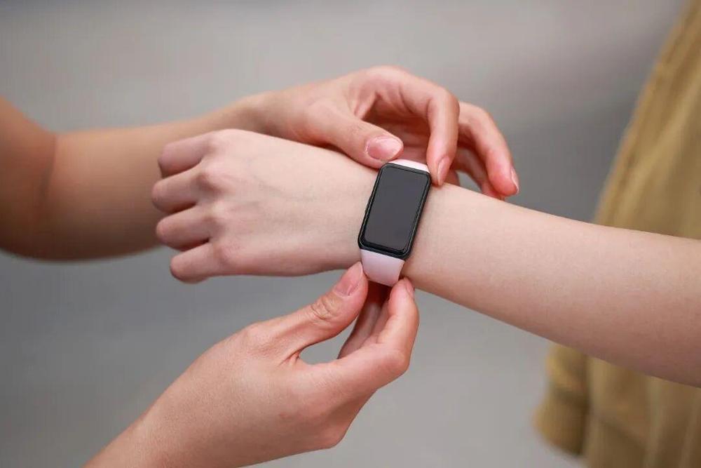 警惕智能穿戴设备引发泄密事件 国安部披露多起案例详情 警惕智能穿戴设备引发泄密事件 国安部披露多起案例详情