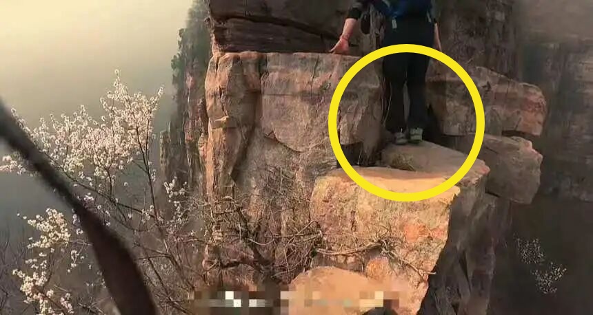 "腿都吓软了"！脚下就是悬崖，导航还让直行？