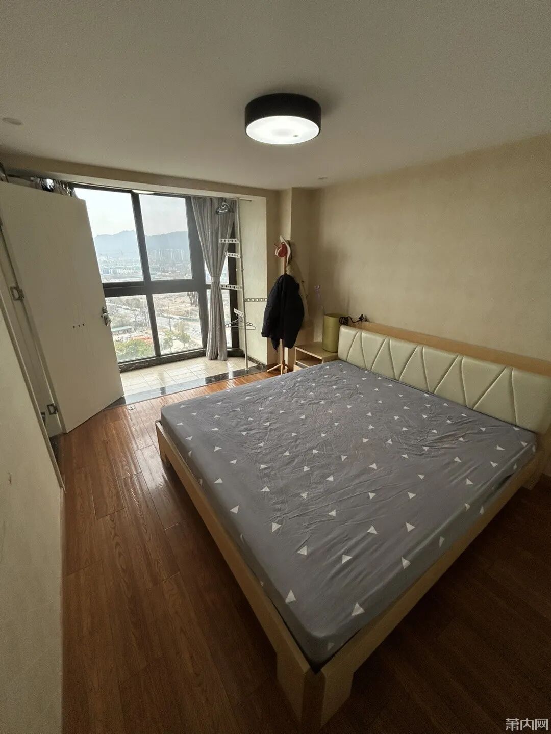 这么好的房子，租金一降再降还租不出去！杭州房东想不通……