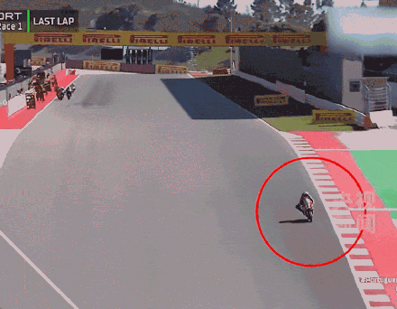 张雪机车海口店销量翻倍 冠军车型820RR成“明星”被围观