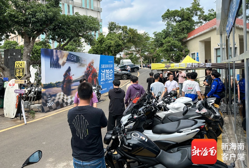 张雪机车海口店销量猛增!记者探访→ 张雪机车海口店销量猛增!记者探访→