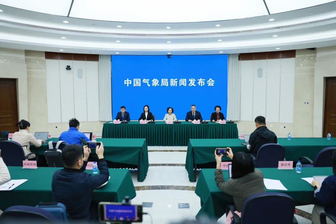 中国气象局新闻发布会:清明南方多地不只雨纷纷,更需防范强对流 中国气象局新闻发布会:清明南方多地不只雨纷纷,更需防范强对流