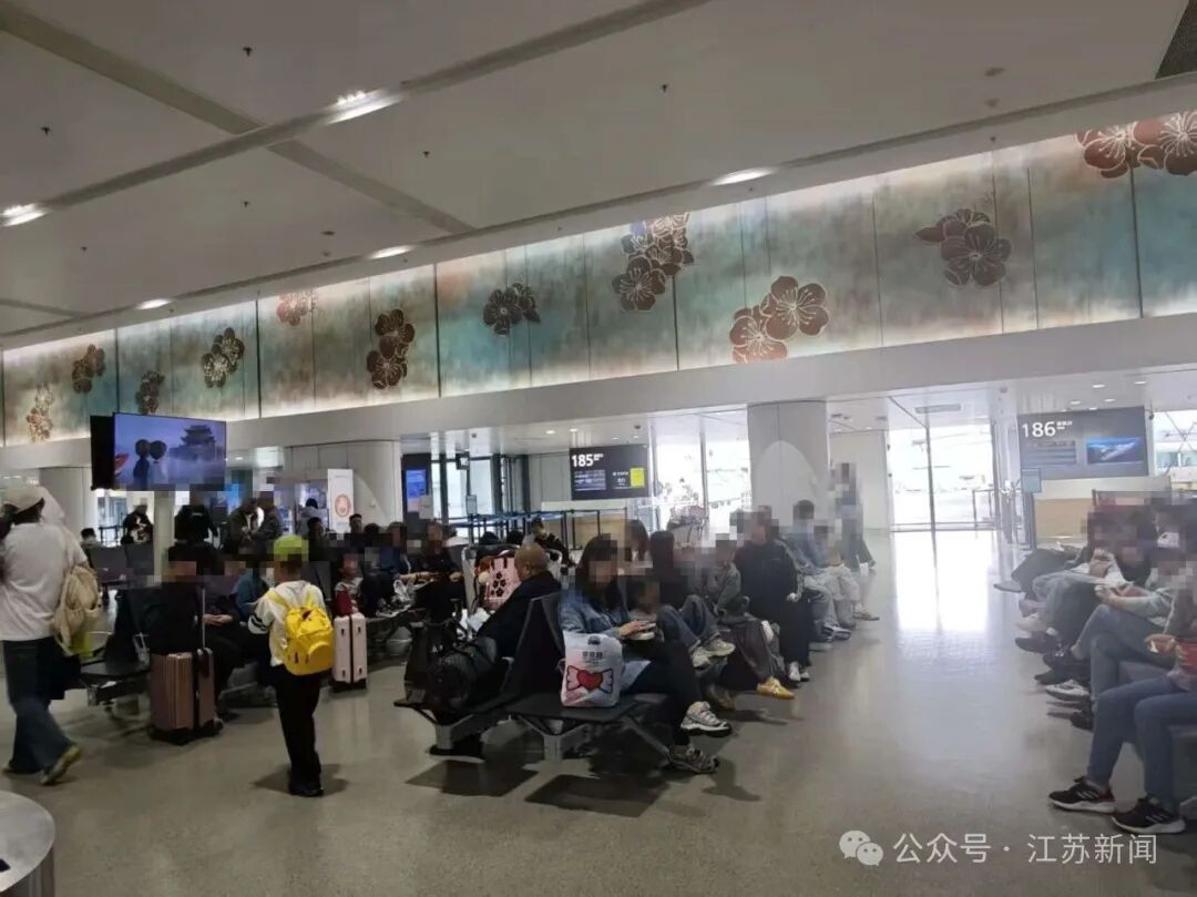 这是今天的机场、高铁站，全国请注意：江苏春假大军已出动！
