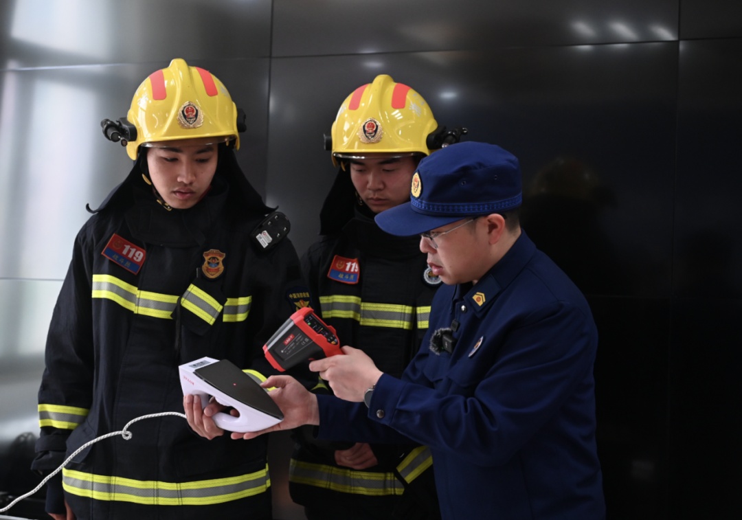 2秒升温至183℃！网红手工玩具暗藏风险，有女孩被烧伤