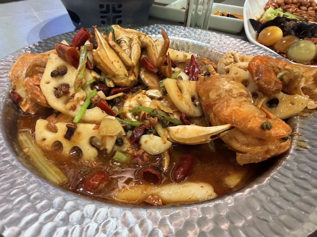 “家人们，好吃不踩雷”，背后竟是拍完就扔？探店生意不应如此浪费