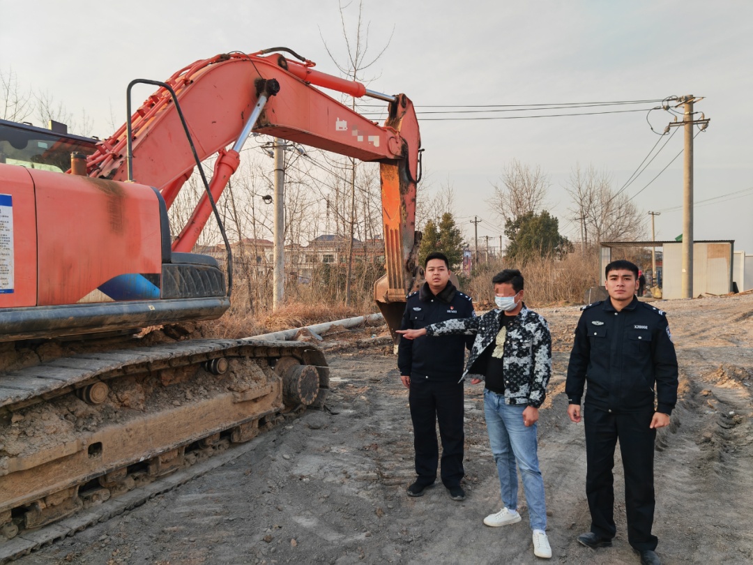 白天开挖机，晚上当“抽油机”...如此省钱，真“刑”！