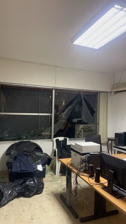 以空袭贝鲁特南部记者驻地窗户震碎
