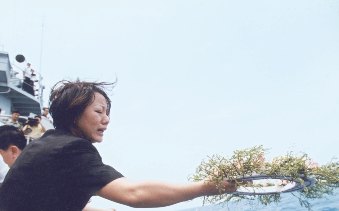 “25年了,阿伟,你放心吧!” “25年了,阿伟,你放心吧!”