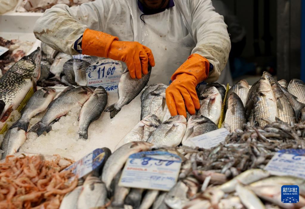 通胀压力再度来袭 欧洲民众“钱袋子”吃紧 通胀压力再度来袭 欧洲民众“钱袋子”吃紧