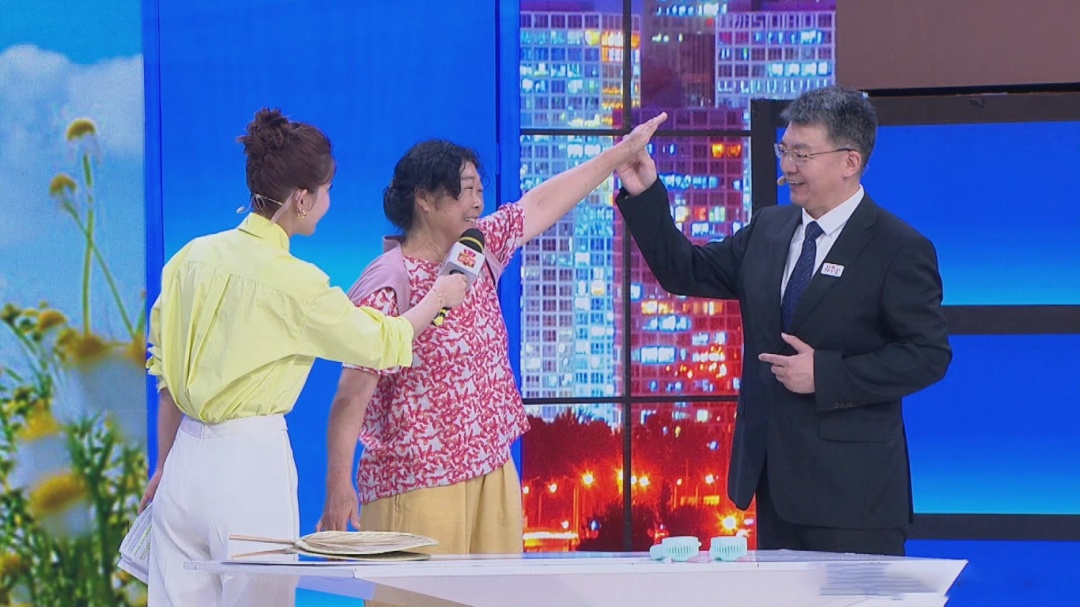 盲目早睡早起，反而伤气又伤神，60岁后，这样睡才长寿