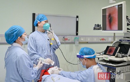 9岁男孩反复肺炎，“失踪”的笔帽在支气管里找到了