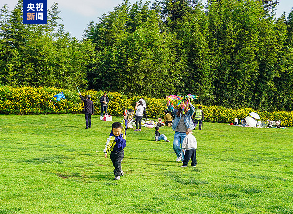 新闻1+1丨多地中小学开启春假模式，如何才能放得好？