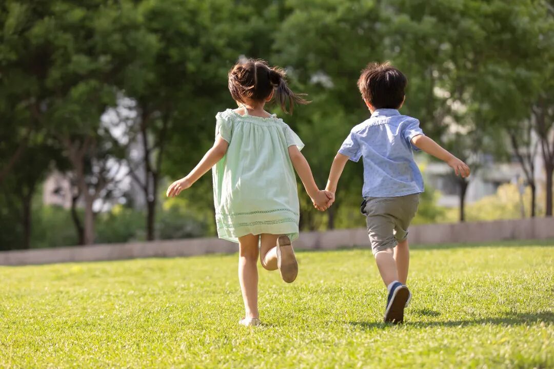 12岁男孩一听到“写作业”就吐，多家医院治疗无果！真不是“装病”！