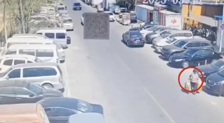 刑拘！女子因祭祀烧纸引燃路边9辆汽车