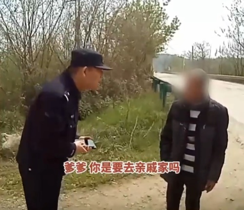 八旬“哥哥”走的这6公里路，步步是牵挂