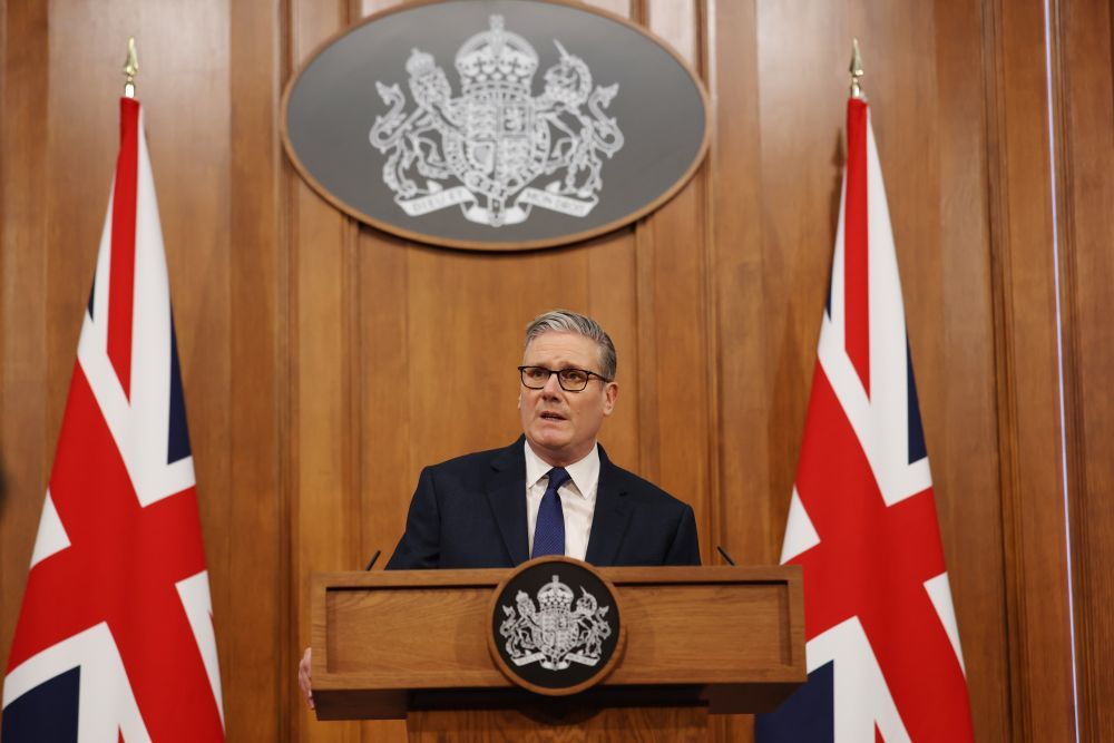 美被曝希望用停火换通航 英法拉30多国“自己想办法”