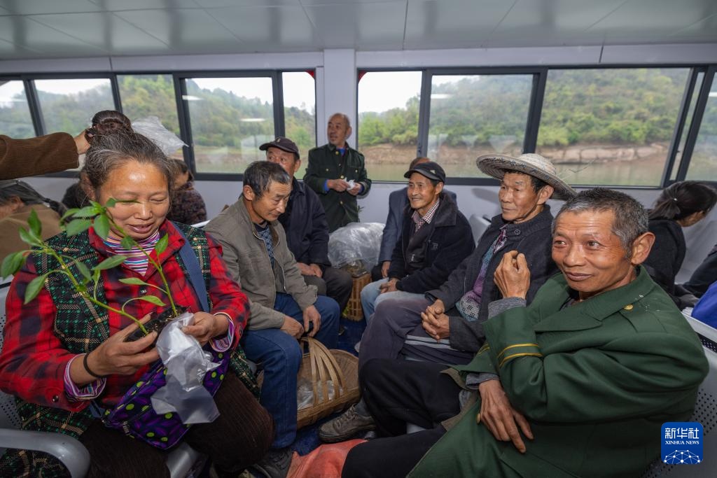 温度丨“背篓轮渡”续写温暖