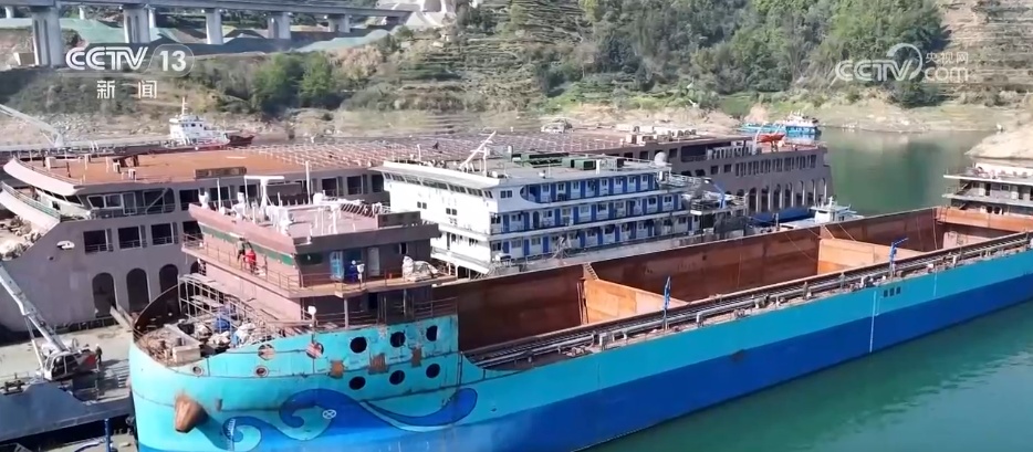 看见2030 “十五五”新图景 | 黄金水道扬绿帆 见证航运新画卷