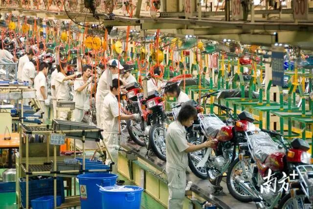 现实版“飞驰人生”背后：广东如何撑起一辆冠军摩托车？