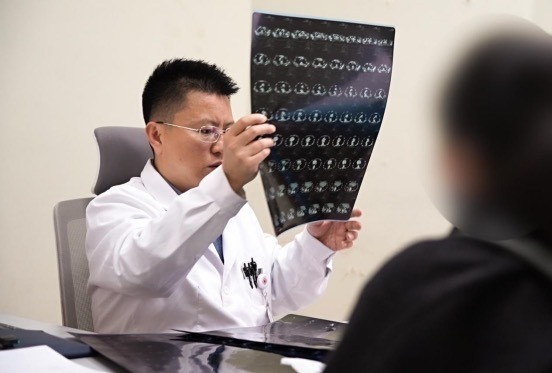 肺癌并非都以咳嗽为首发信号，医生提醒：这种“累”要当心