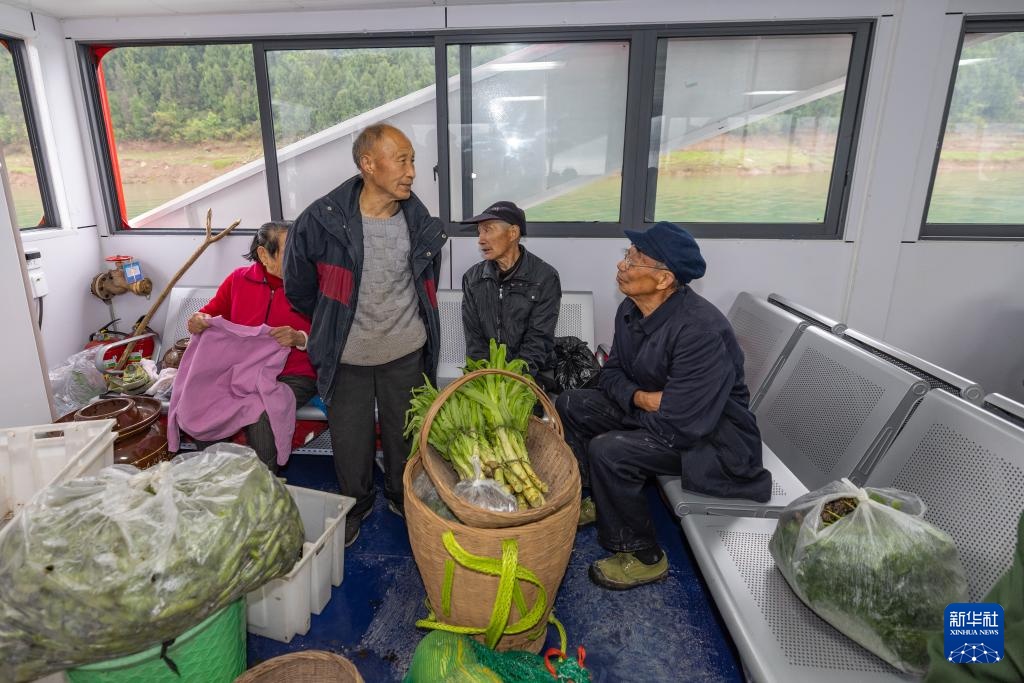 温度丨“背篓轮渡”续写温暖