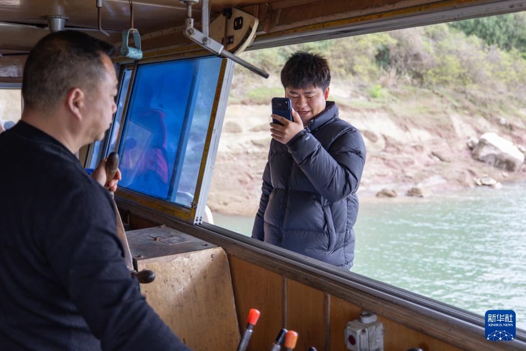 温度丨“背篓轮渡”续写温暖