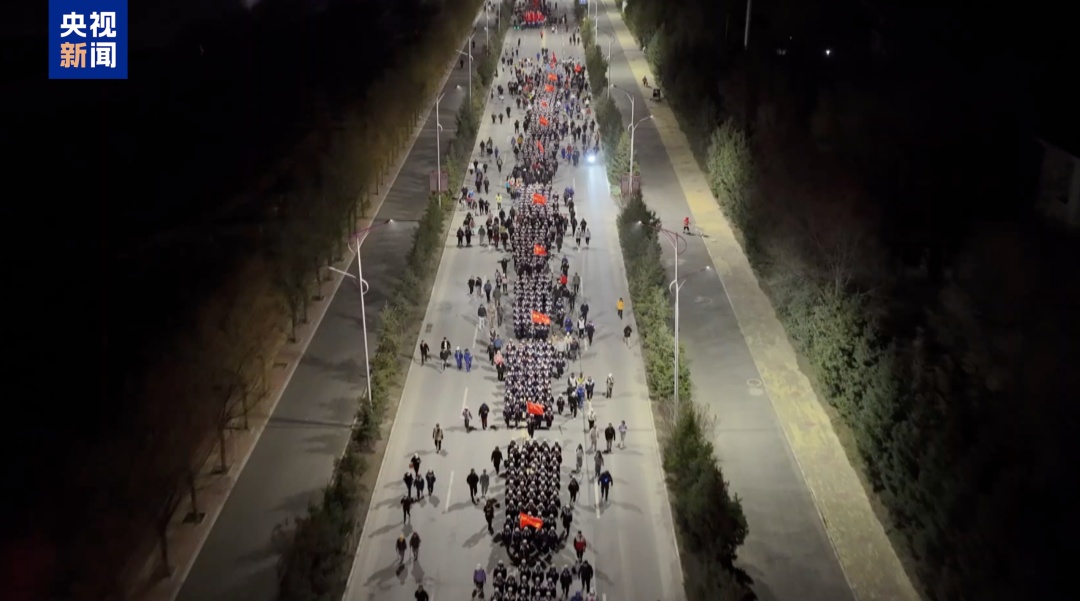 连续31年，徒步108里！这堂“课”又刷屏了