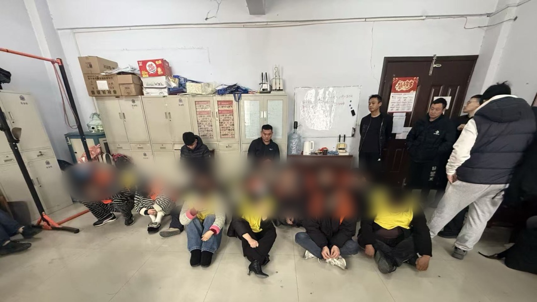 迪士尼玩偶“白菜价”？ 原来他们“进货”全靠“顺手”