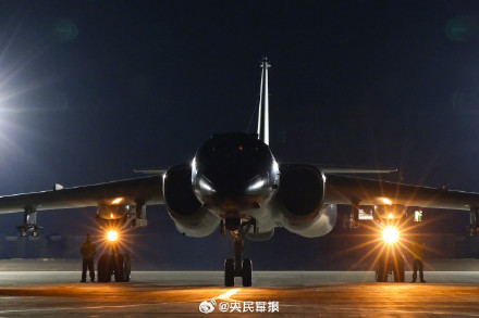 硬核！空军轰炸机压迫感溢出屏幕