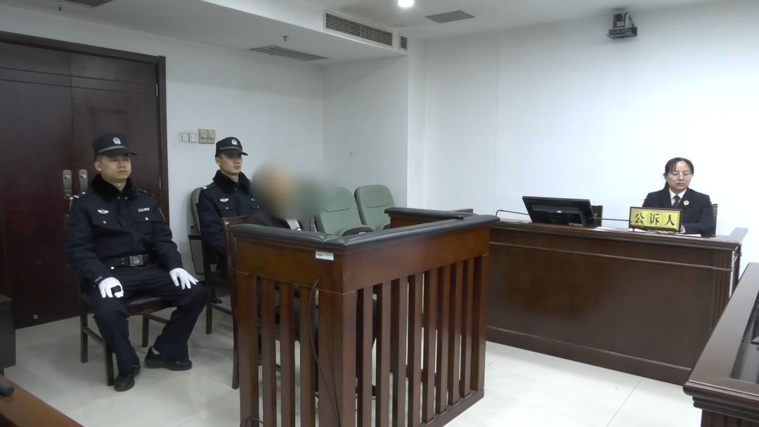 北京：在旋转门实施扒窃 八进宫男子再次领刑