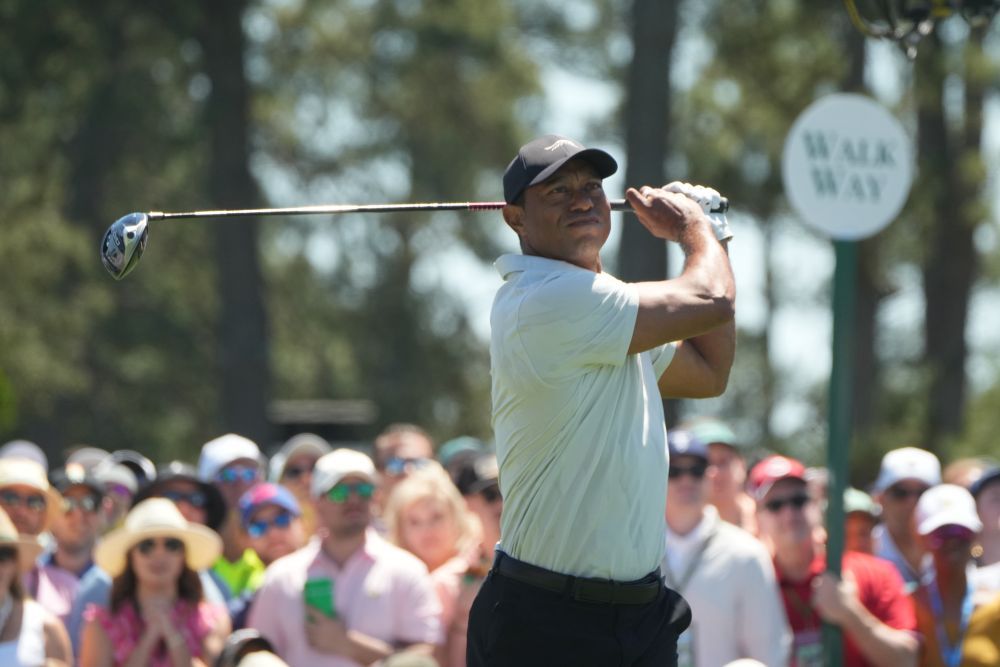 美高尔夫球星交通肇事，被捕时称“刚与总统通话”