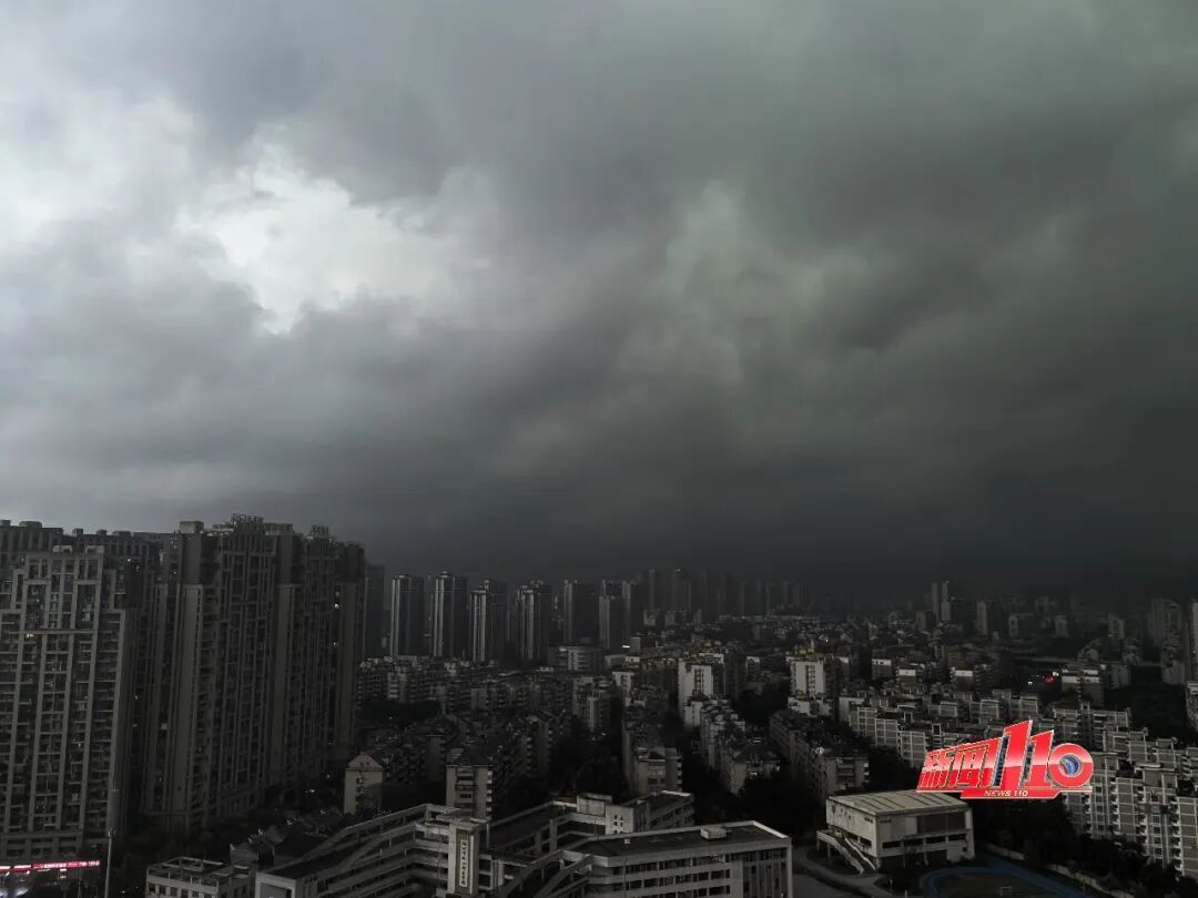一秒天黑！狂风暴雨！福州人惊呆了，但这还没完……