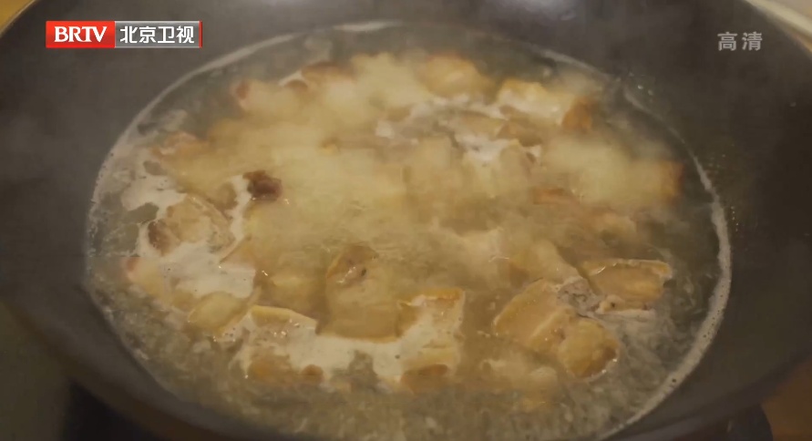 比盐升血压，比奶茶堵血管，还可能致癌，这类“害人”的食物真要少吃