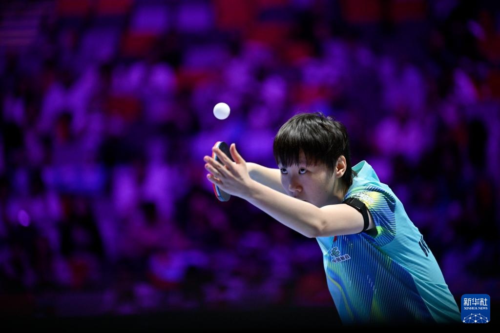 乒乓球世界杯女单淘汰赛：王曼昱晋级八强