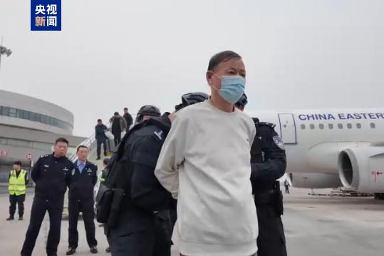 骗取贷款1.04亿元 犯罪嫌疑人王某某被押解回国