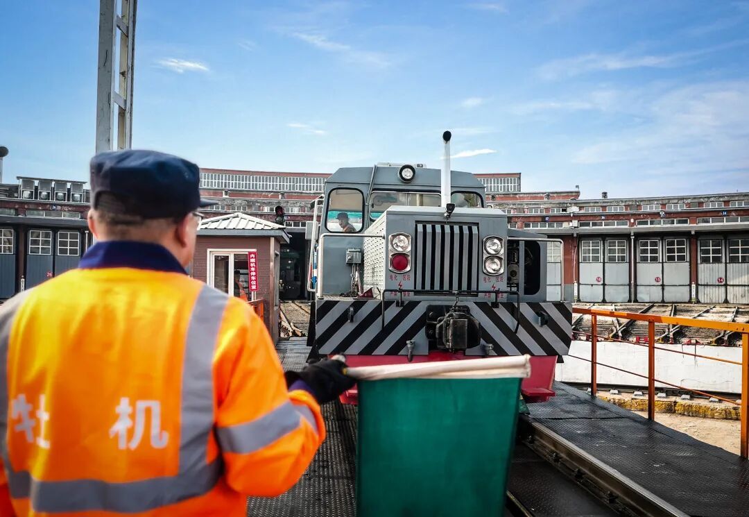 全国罕见！火车头在这里原地转圈圈