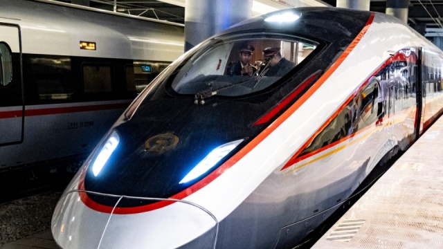 清明假期，广东有强降水和雷暴大风天气，广铁部分列车停运