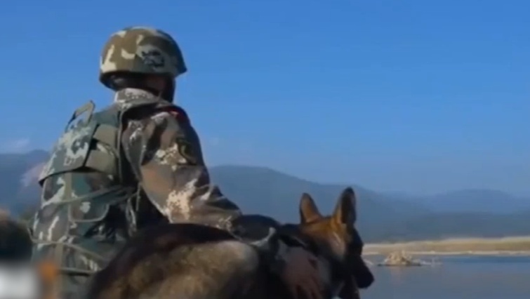 18岁缉毒烈士生命最后一刻，仍保持控制嫌犯姿势……