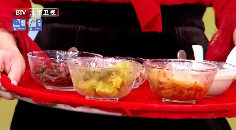 比盐升血压，比奶茶堵血管，还可能致癌，这类“害人”的食物真要少吃