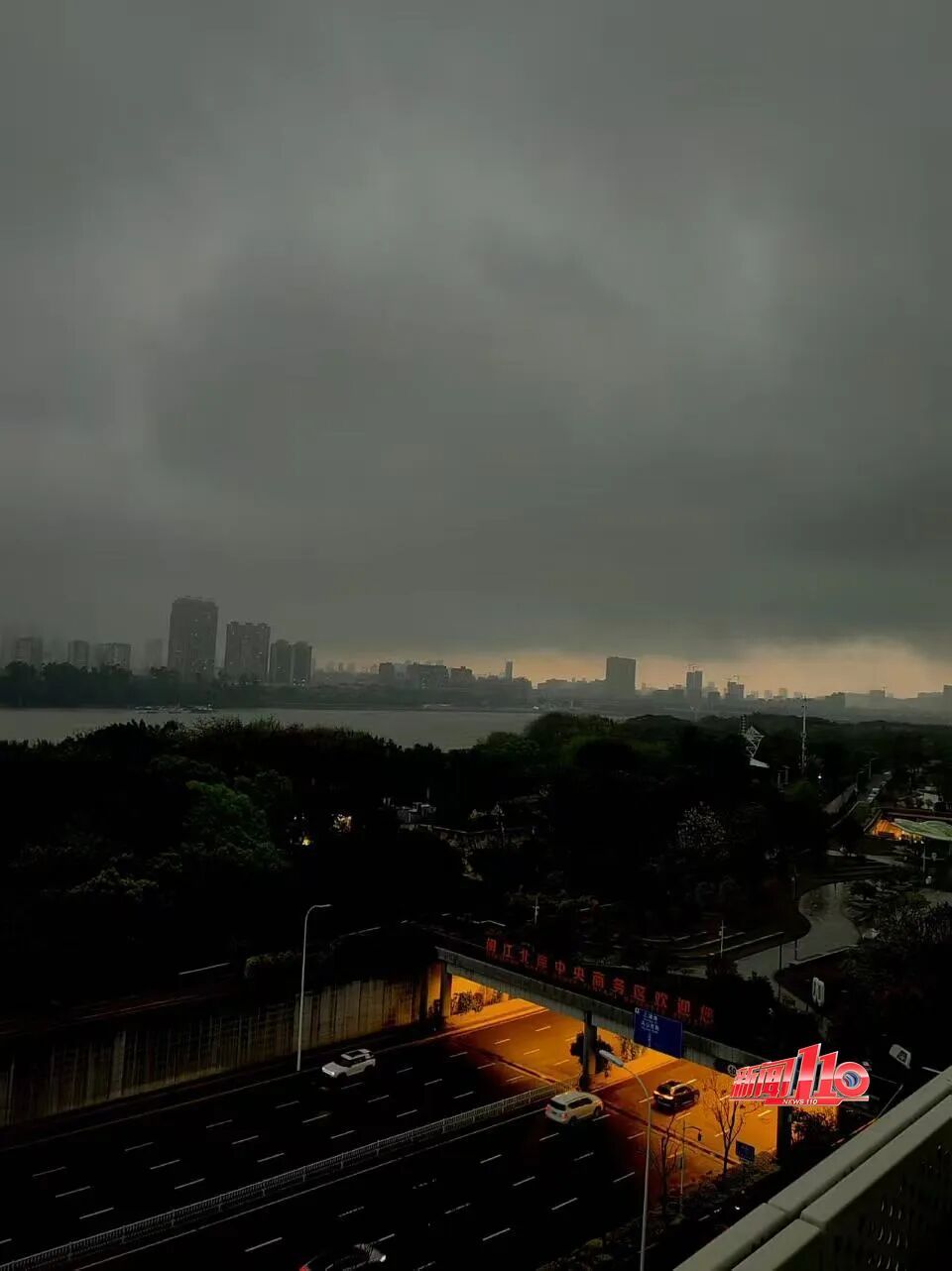 一秒天黑！狂风暴雨！福州人惊呆了，但这还没完……