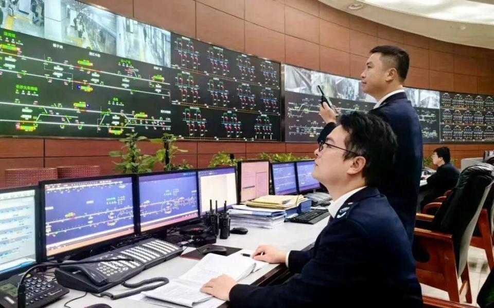 今晚长沙地铁延长运营至24点，清明假期间多条线路启用大小交路混跑