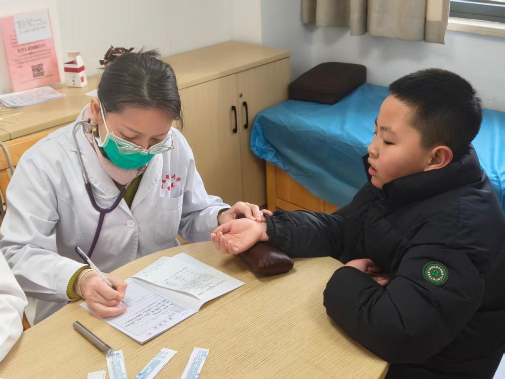 “敏娃”家庭必备：过敏季运动指南