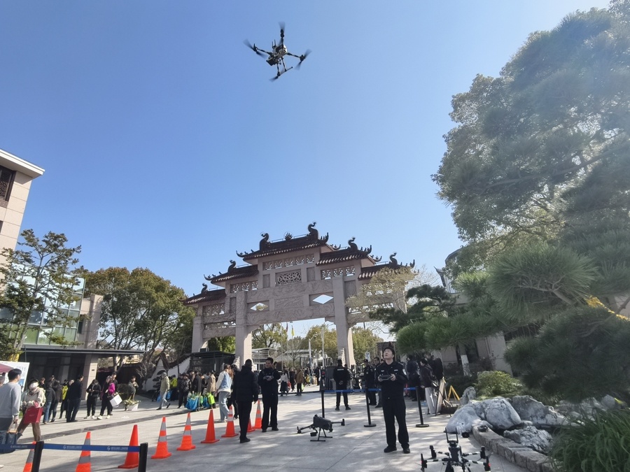 清明祭扫踏青叠加，上海公安多措并举保障假期出行