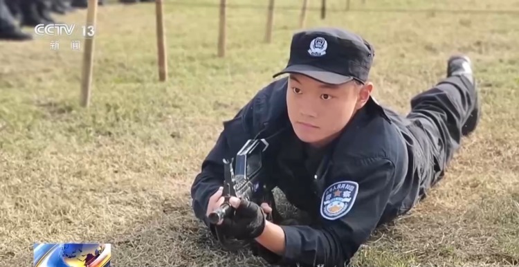 “抓着我的手” 24岁民警留下最后一句话